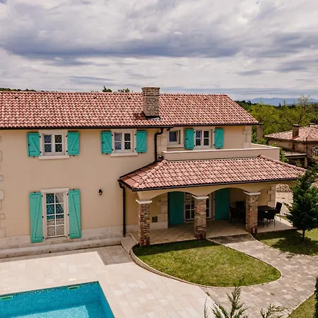 빌라 Casa With Pool