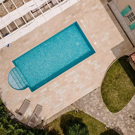 Casa With Pool