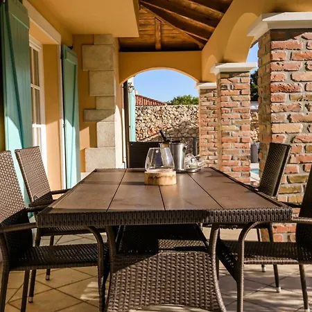 Villa Casa With Pool