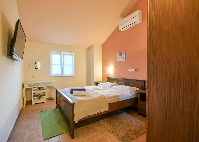 Casa With Pool * Kras